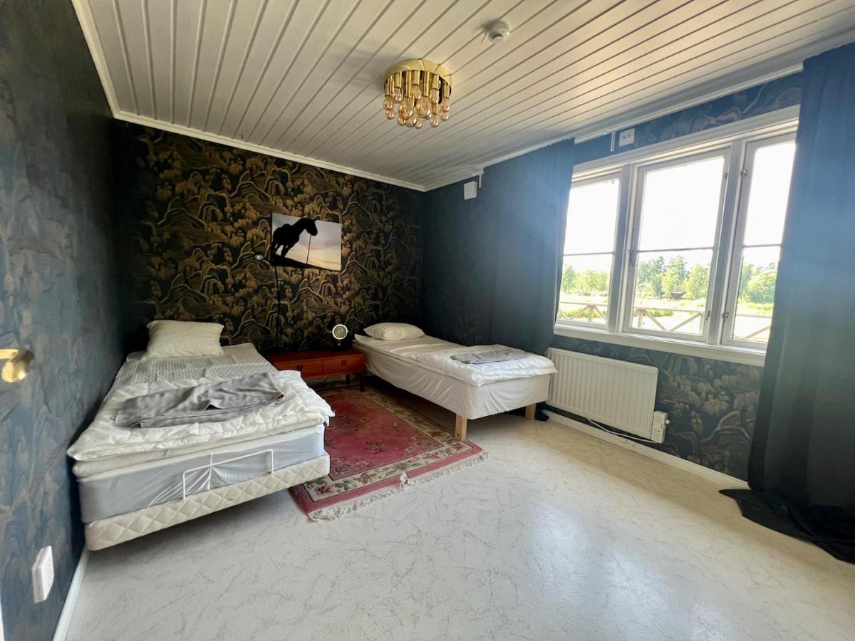 Östhammar Idylliskt Hus Med Sjoeutsikt.ヴィラ エクステリア 写真