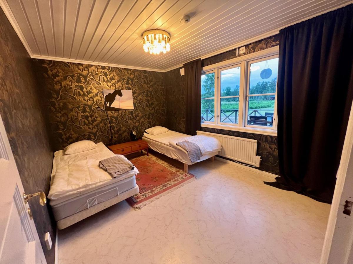 Östhammar Idylliskt Hus Med Sjoeutsikt.ヴィラ エクステリア 写真